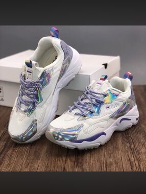 Fila Ray Tracer IRI- Size 7 US White/Iridescent Lilac/Pastel